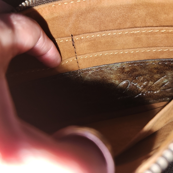 Patricia Nash Wallet tooled leather Wristlet excellent condition - Picture 4 of 7